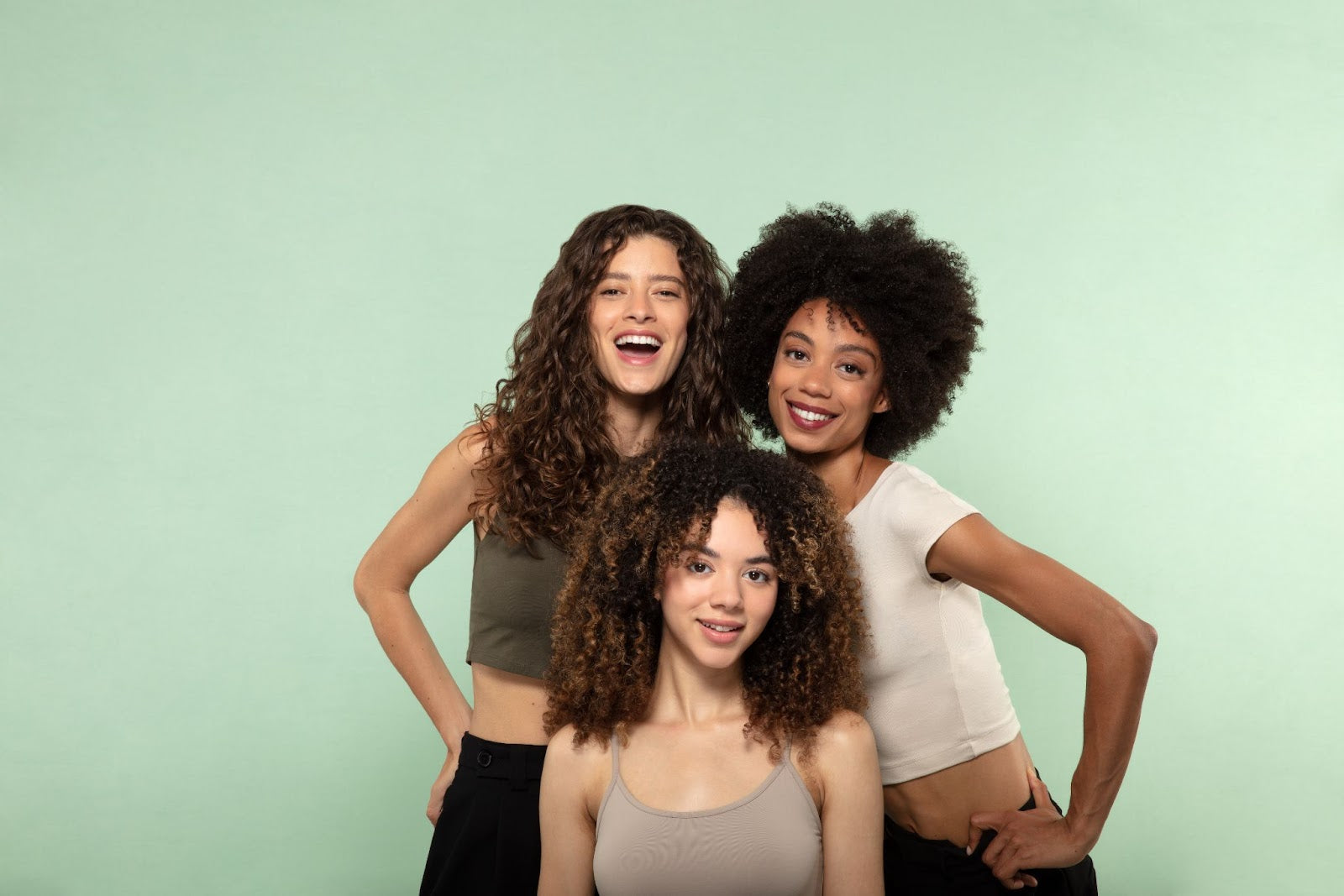 Benefits of a Satin Pillowcase For Curly Hair – Curlsmith EU
