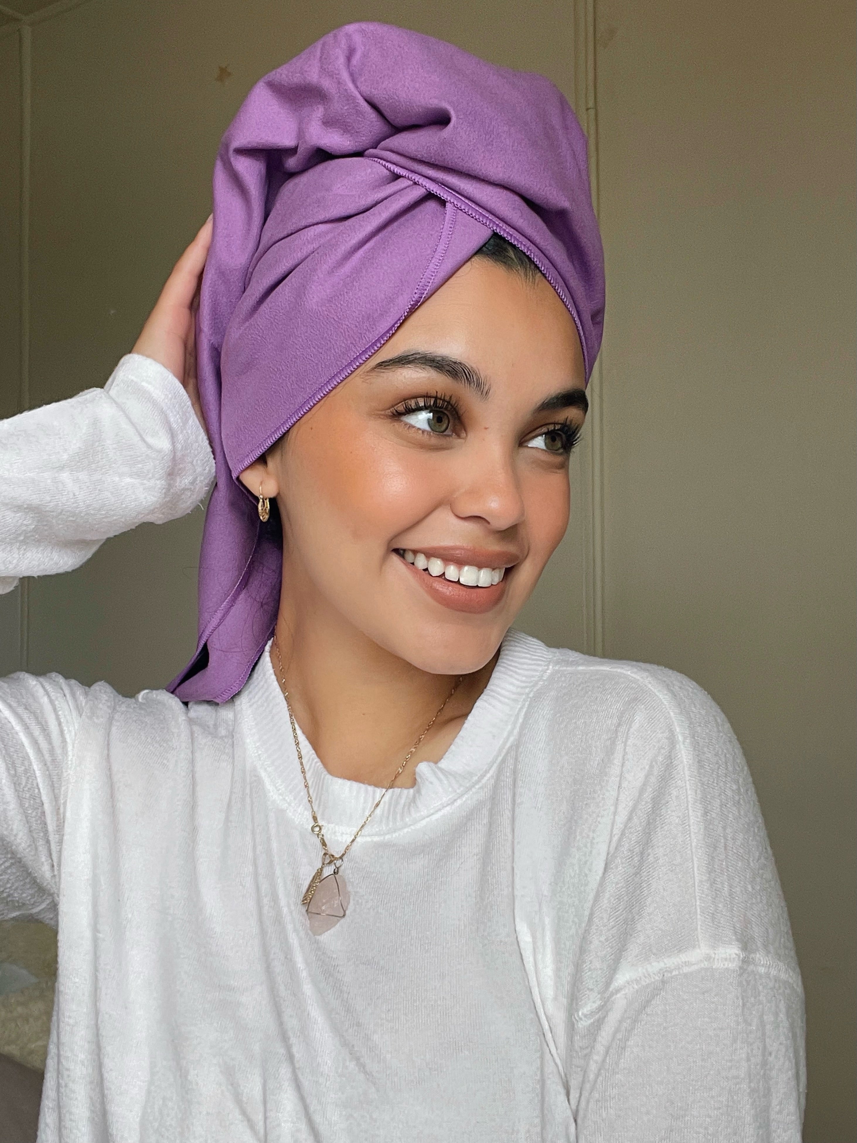 How to Create a Turban With a Towel to Dry Wet Hair: 12 Steps